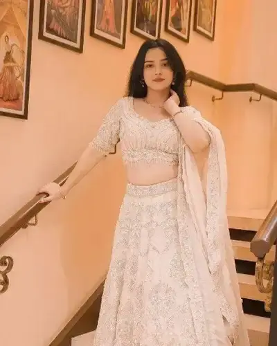 Escort Sahaswan